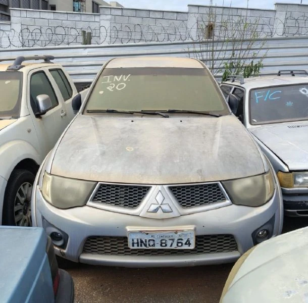Mitsubishi L200 L200 Triton 2010 3.2 Diesel em Sabará - Minas Gerais