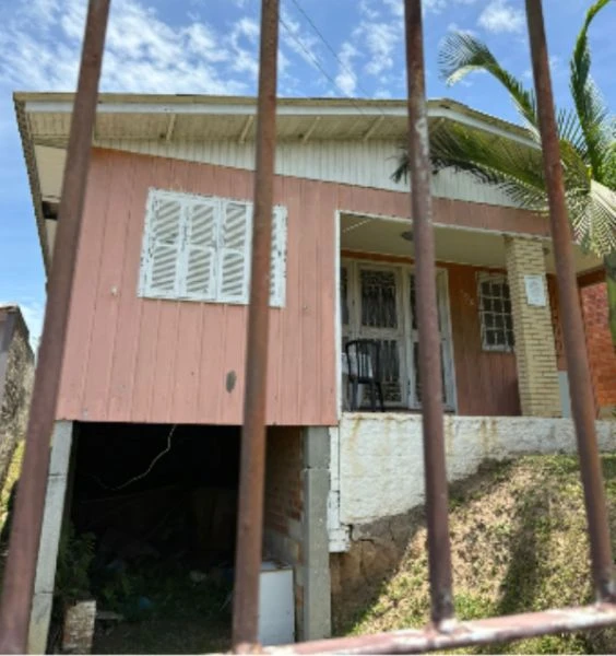 Casa com 376 m² em Criciúma/SC em Criciúma - Santa Catarina