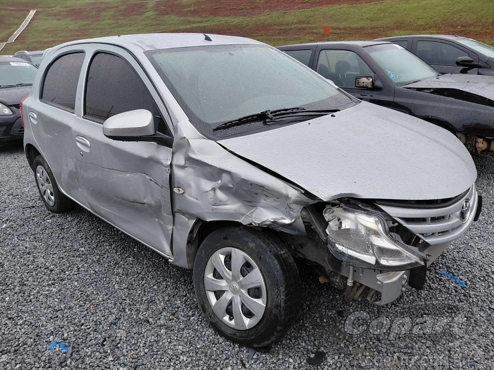 Toyota Etios X 2014 1.3 16V em Itaquaquecetuba - São Paulo