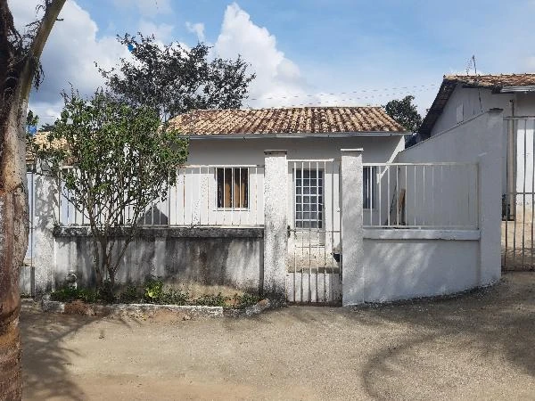 Casa com 2 Quartos e 1 Vaga em Esmeraldas/MG em Esmeraldas - Minas Gerais