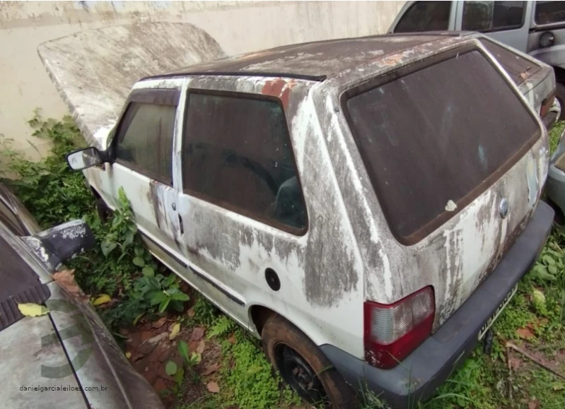 Fiat Uno Uno Sucata em Tibagi - Paraná