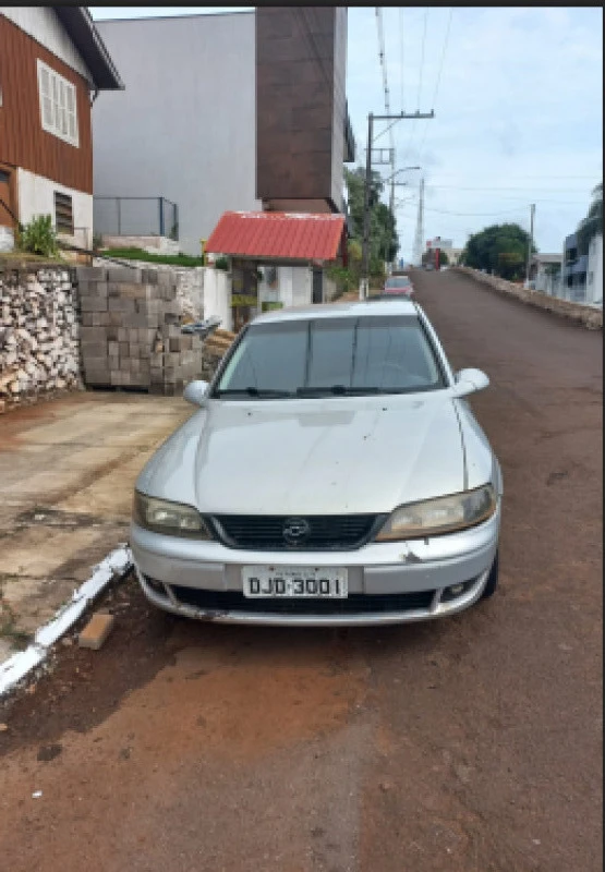 Chevrolet Vectra Challenge 2002 Prata Gasolina em Ronda Alta - Rio Grande do Sul