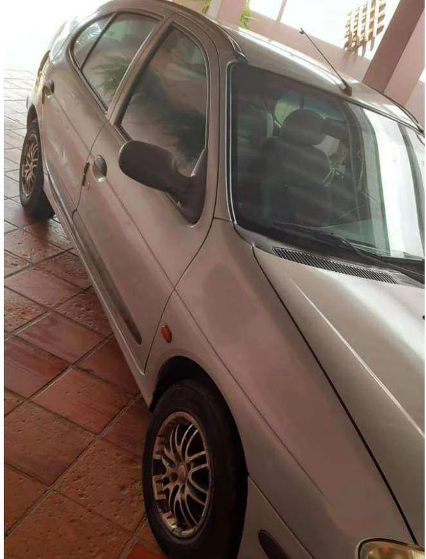 Renault Megane Hatch RT 2001 1.6 em Itaqui - Rio Grande do Sul