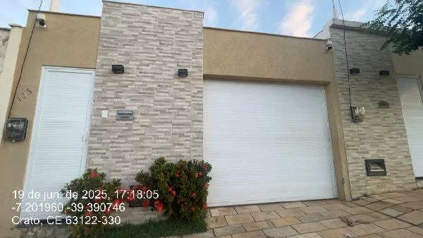 Casa com 3 Quartos em Crato/CE em Crato - Ceará
