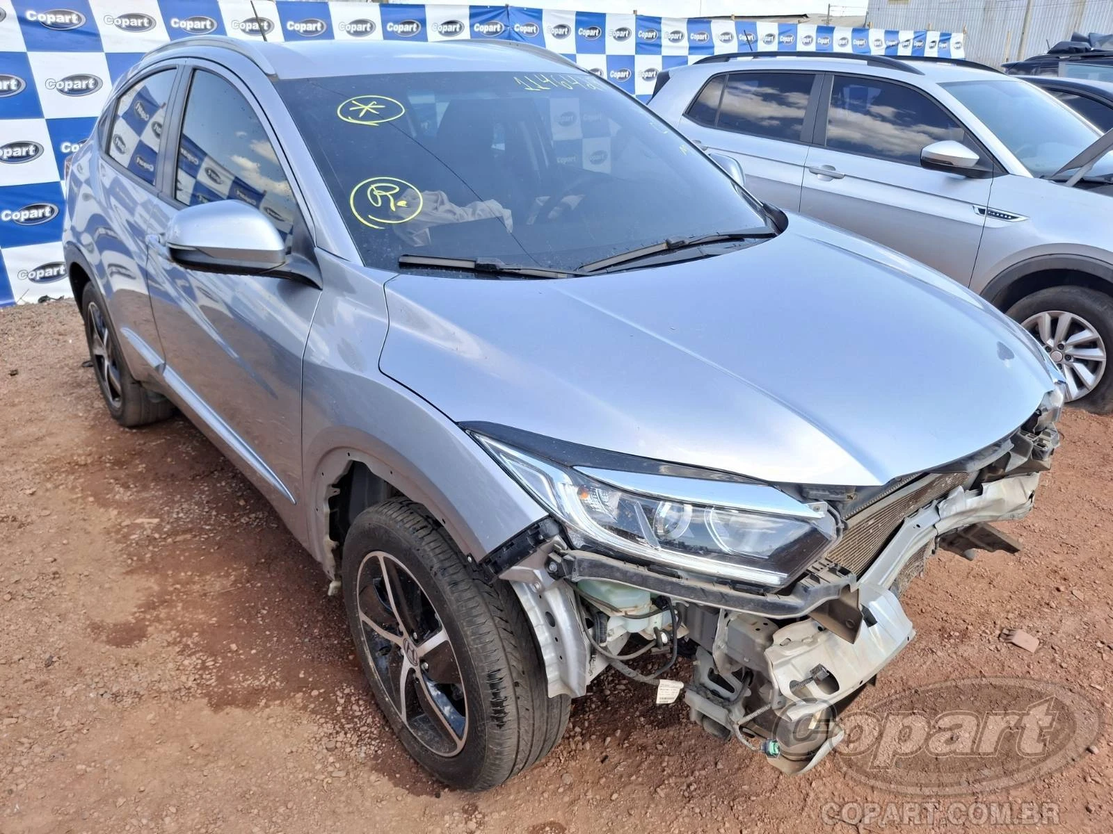 Honda HR-V EXL 2020 1.8 16V i-VTEC Frontal Colisão em Cuiabá - Mato Grosso