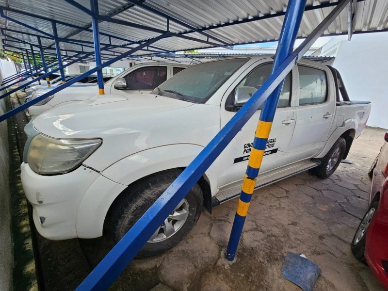 Toyota Hilux CD4X4 SRV 2013 Diesel em São Luís - Maranhão
