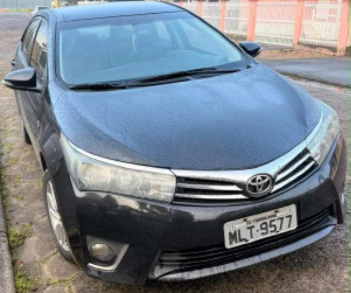 Toyota Corolla GLi18 2015 1.8 Automático em Criciúma - Santa Catarina