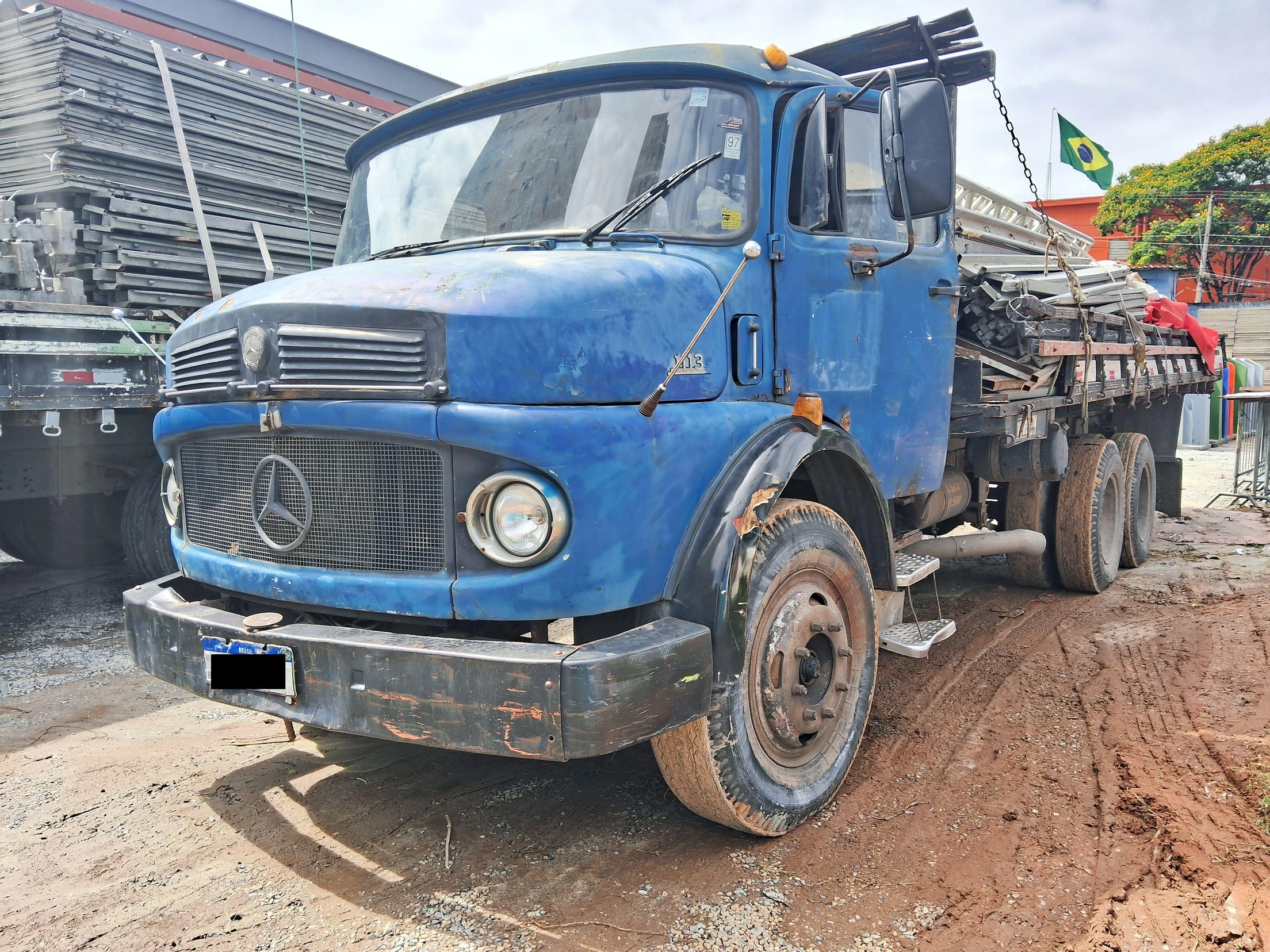 Mercedes-Benz LA 1113 1972 6x2 Diesel Manual em São Paulo