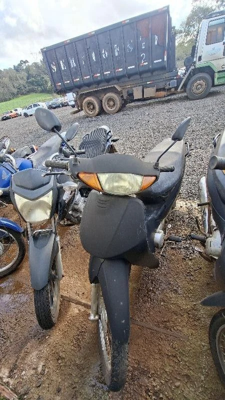 Honda Biz Biz ES 2002 em Xanxerê - Santa Catarina