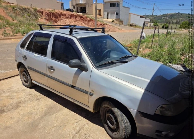 Volkswagen Gol Gol 16V Plus 2004 2005 Prata Automático em São Sebastião Da Grama - São Paulo