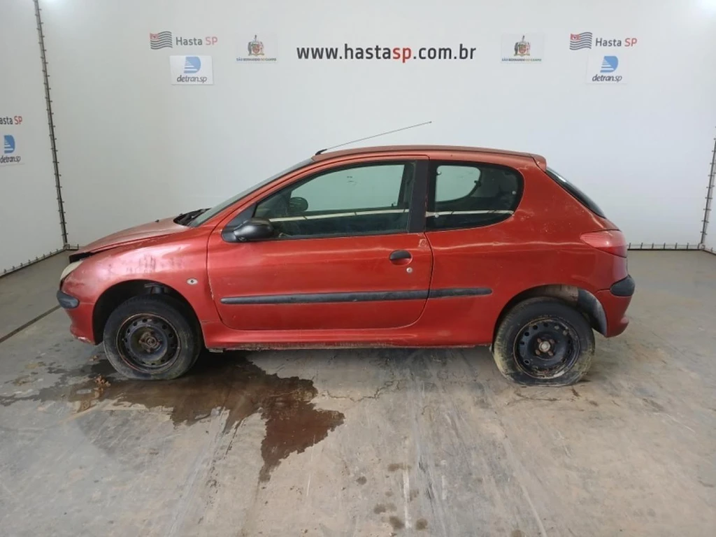 Peugeot 206 Soleil 2000 Vermelha em Porto Feliz - São Paulo