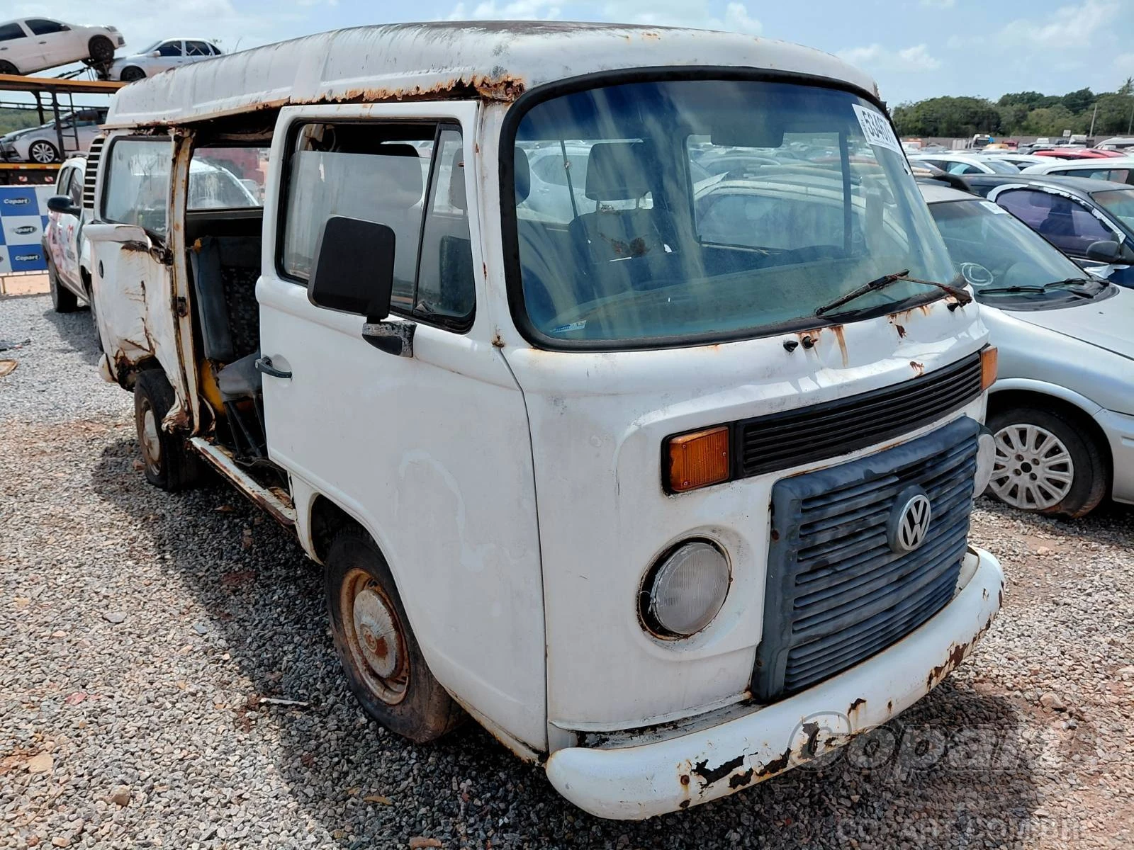 Volkswagen Kombi Kombi Standard 2011 1.4 Total Flex em Eusébio - Ceará