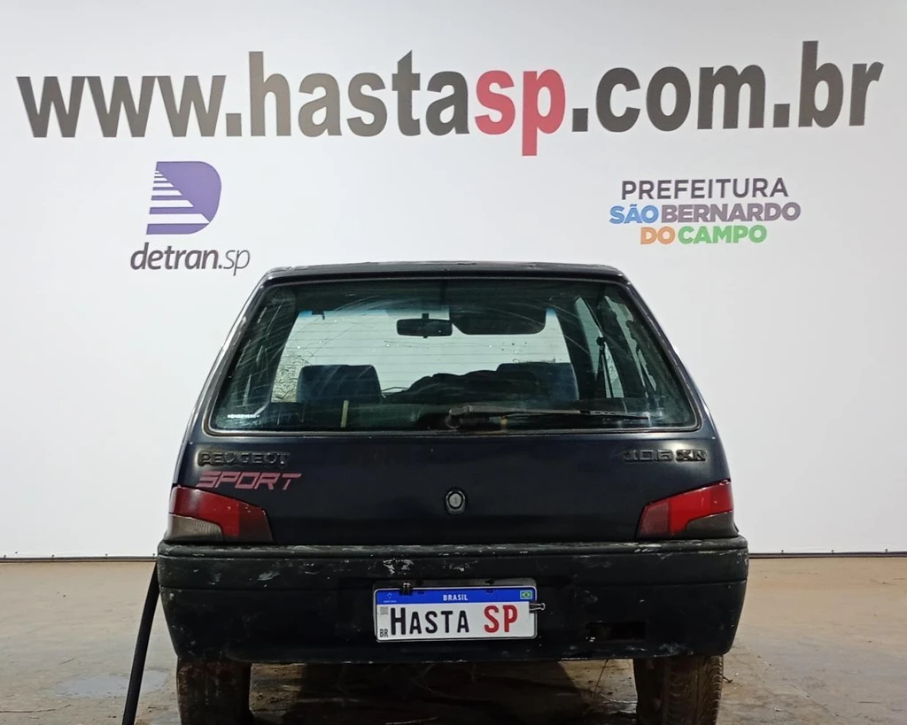 Peugeot 106 106 1995 Preto em Casa Branca - São Paulo