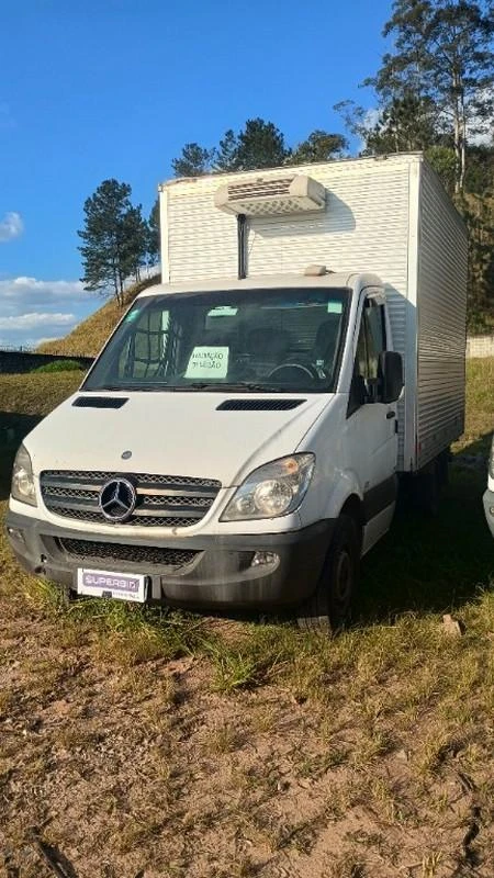 Mercedes-Benz 311CDISTREETC 2014  Diesel 2 Portas Manual em Embu Das Artes - São Paulo