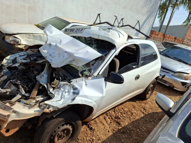 Chevrolet Celta 1.0 LS 2013 Branca em Tangará Da Serra - Mato Grosso