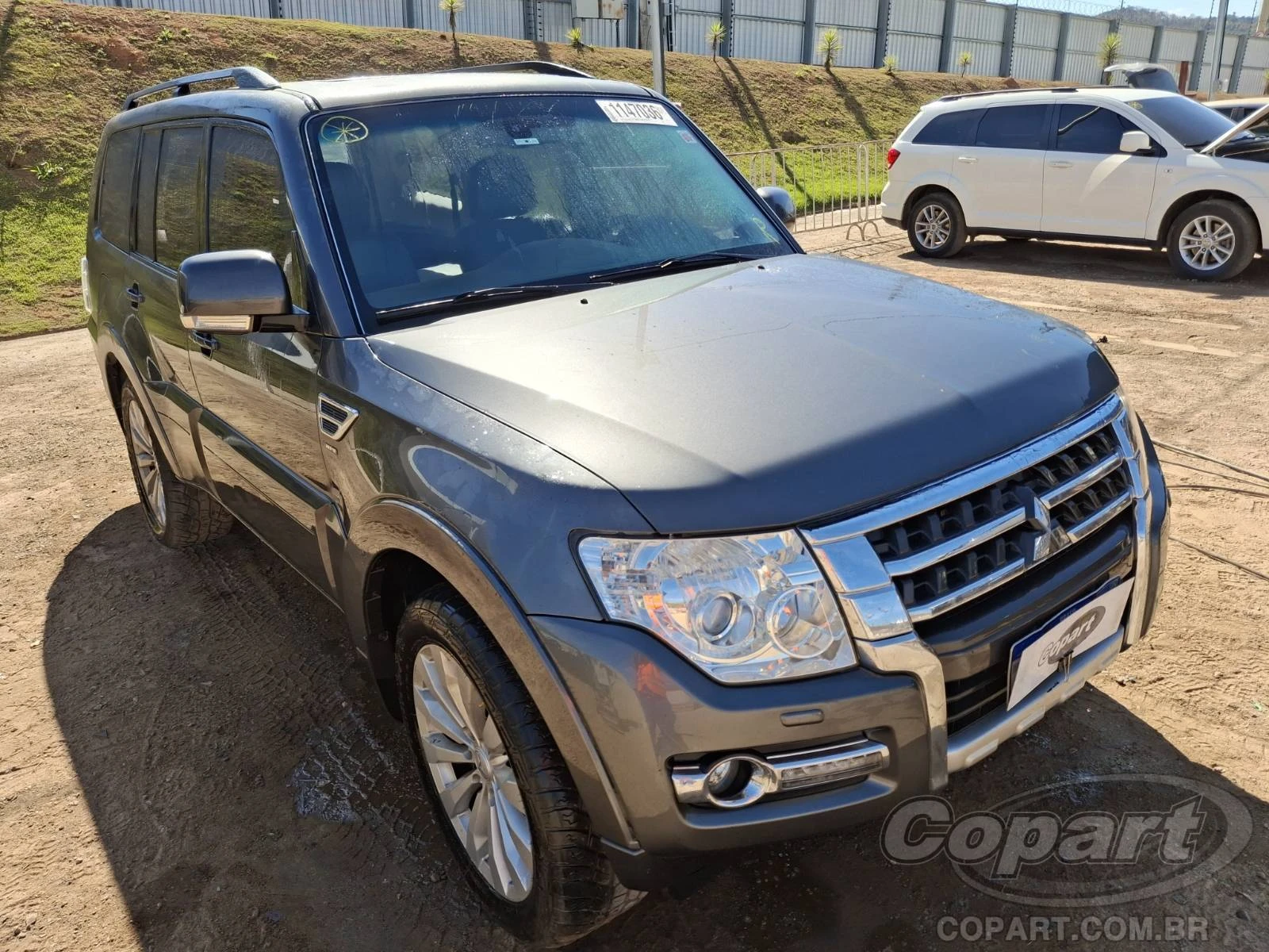 Mitsubishi Pajero Full HPE 2015 3.2 Turbo Diesel 4x4 em Betim - Minas Gerais