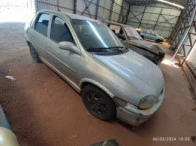 Chevrolet Corsa Millenium 2001 Prata em Naviraí - Mato Grosso do Sul