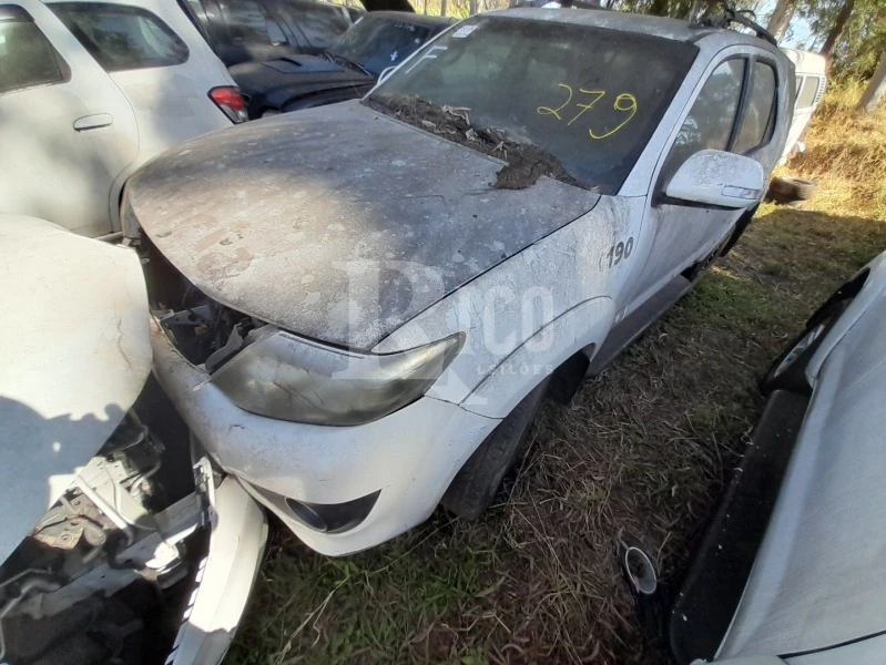 Toyota Hilux SW4 SR 4x2 Conservado em Mogi Das Cruzes - São Paulo