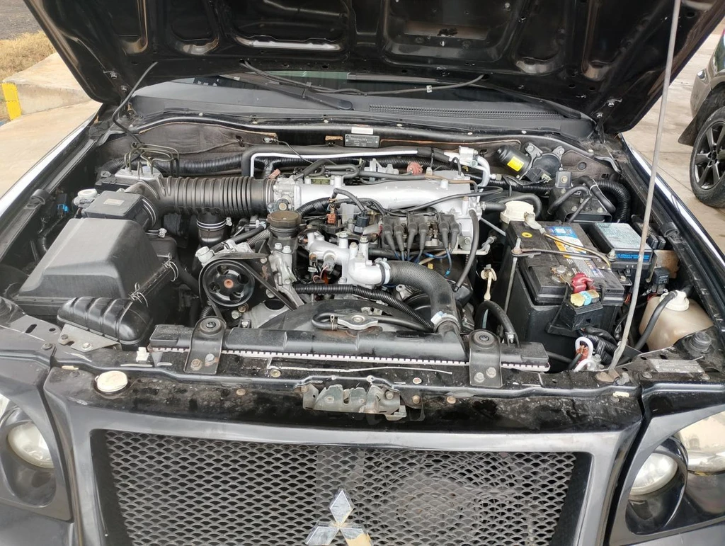 Mitsubishi Pajero Sport HPE 2006/2007 Preto em Casa Branca - São Paulo