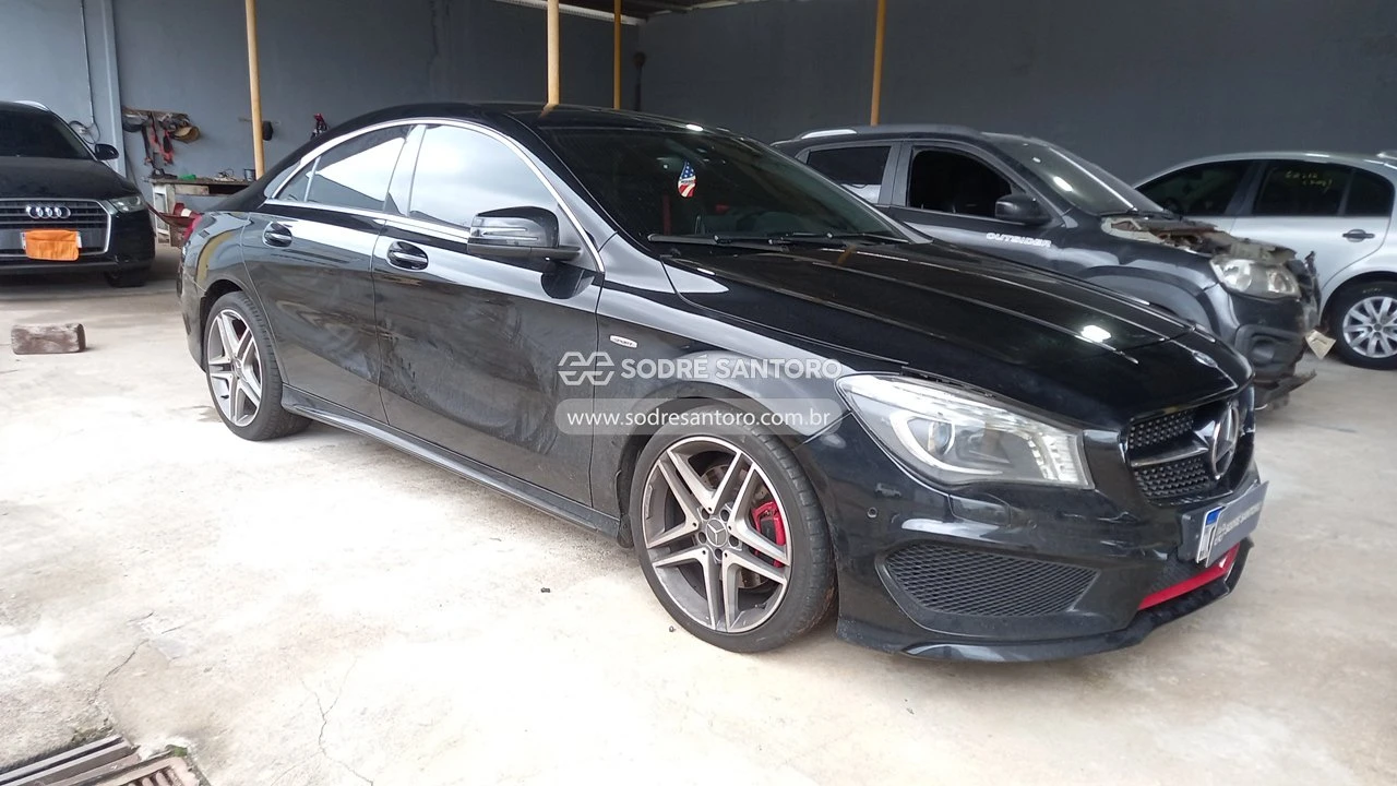 Mercedes-Benz CLA 250 2015 Automático 2.0 Gasolina em Bauru - São Paulo