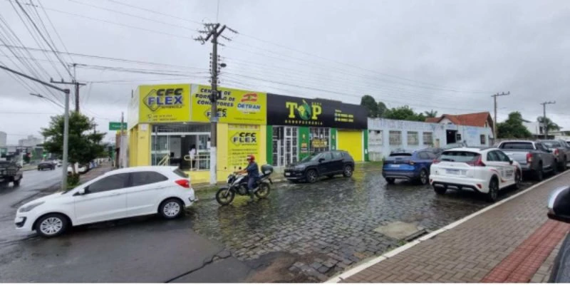 Galpão com 2 salas comerciais em Lages/SC em Lages - Santa Catarina