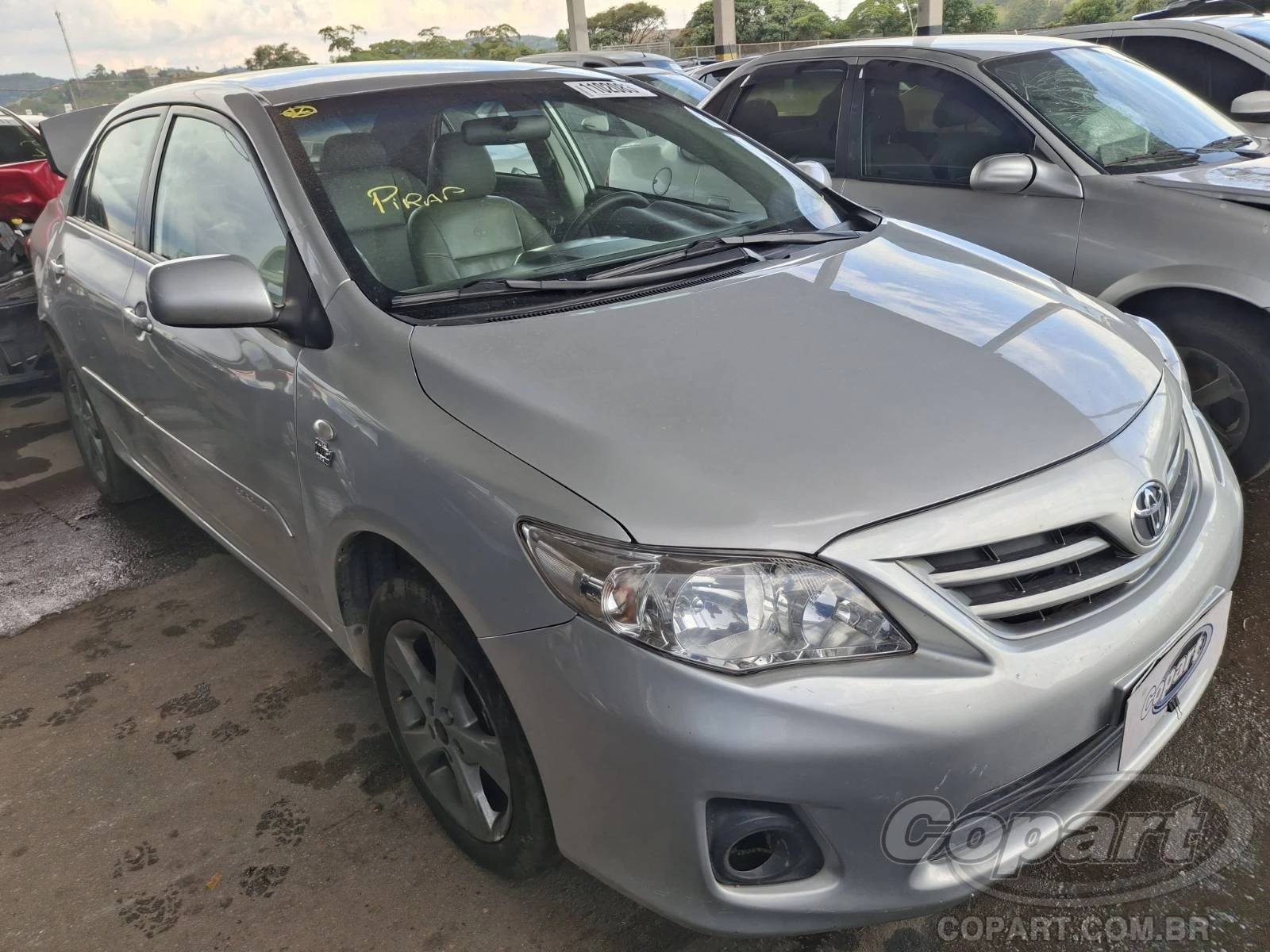 Toyota Corolla GLi 1.8 16V 2014 Automóvel em Pirapora Do Bom Jesus - São Paulo