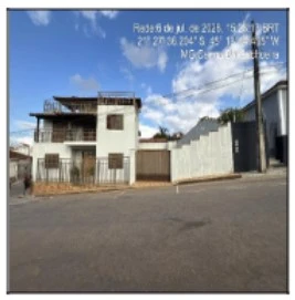 Casa com 5 Quartos em Carmo da Cachoeira/MG em Varginha - Minas Gerais