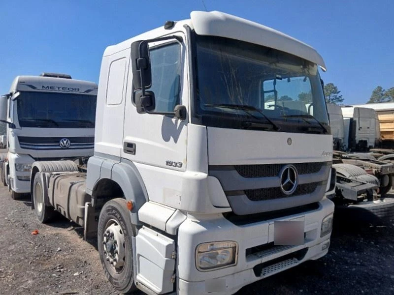 Mercedes-Benz Axor 1933 S Axor 1933 S 2013 em Suzano - São Paulo