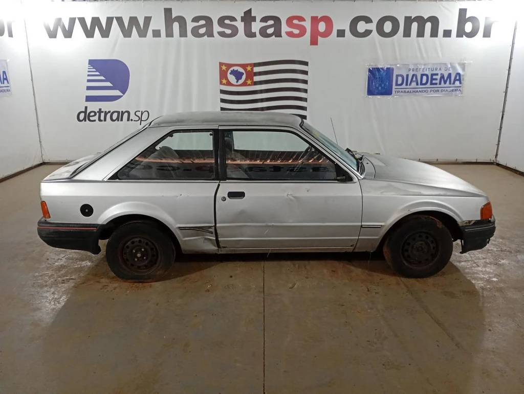 Ford Escort GL 1986 1987 Cinza em Casa Branca - São Paulo