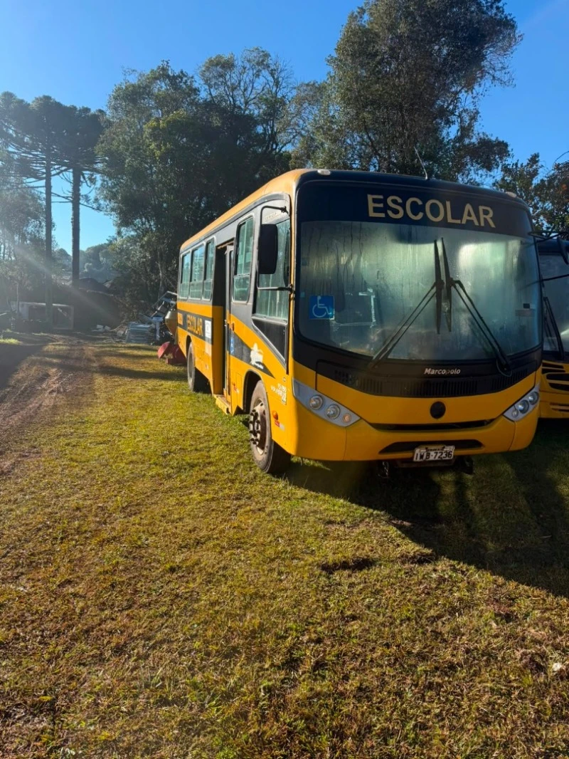 Volkswagen Ônibus Es escolar Amarelo em Caseiros - Rio Grande do Sul
