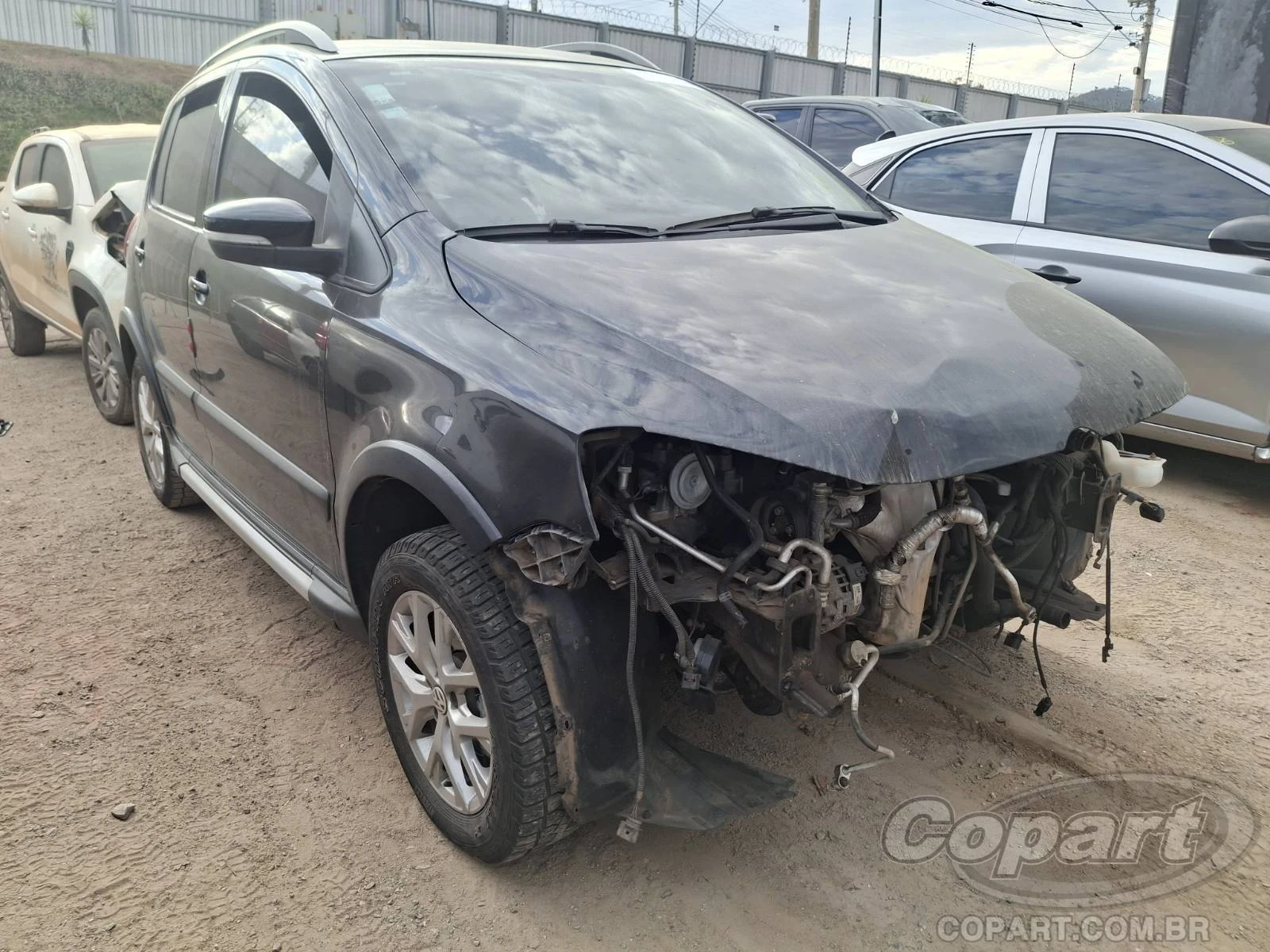 Volkswagen Fox CrossFox 2013 1.6 em Betim - Minas Gerais