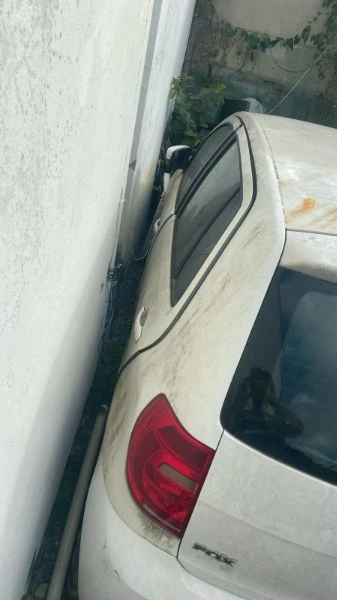 Volkswagen Fox Fox 2013 1.0 GII Branca com Danos Frontais em Tubarão - Santa Catarina