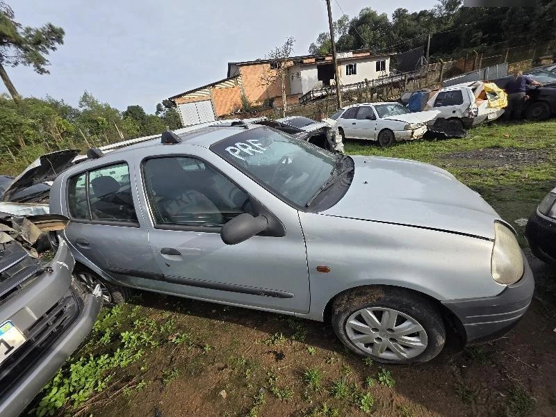 Renault Clio RL 2001 1.0 em Canoinhas - Santa Catarina