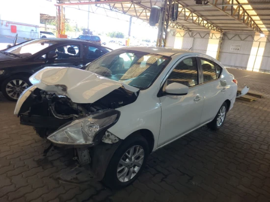Nissan Versa 16 SV 2016 1.6 Gas em Nova Santa Rita - Rio Grande do Sul