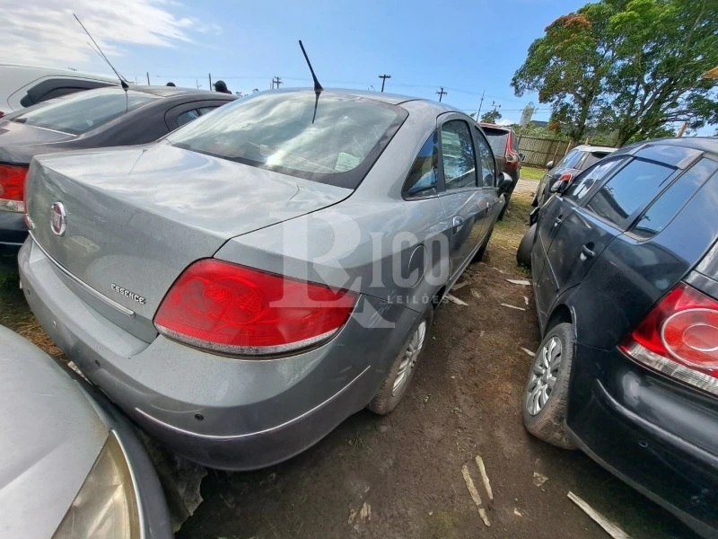 Fiat Linea Essence Dual em Sergipe