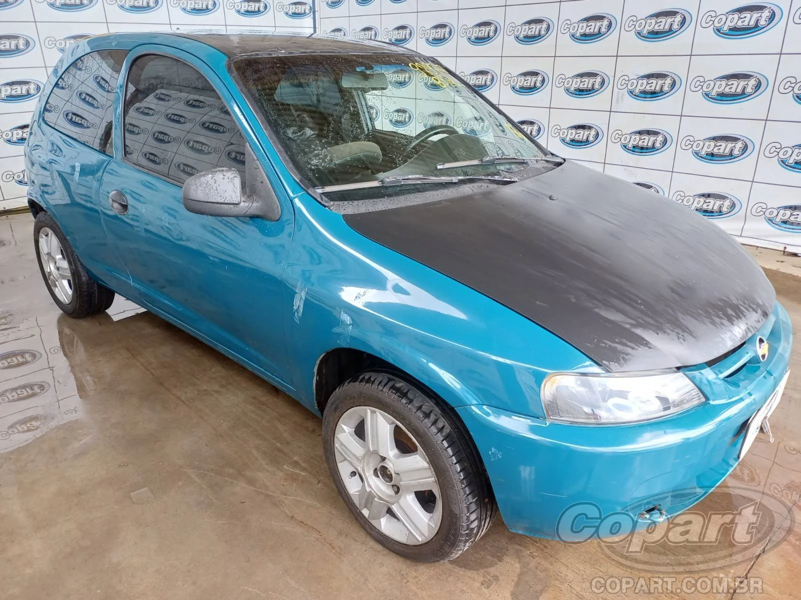 Chevrolet Celta Std 2002 1.0 MPFI Automático? em Candeias - Bahia