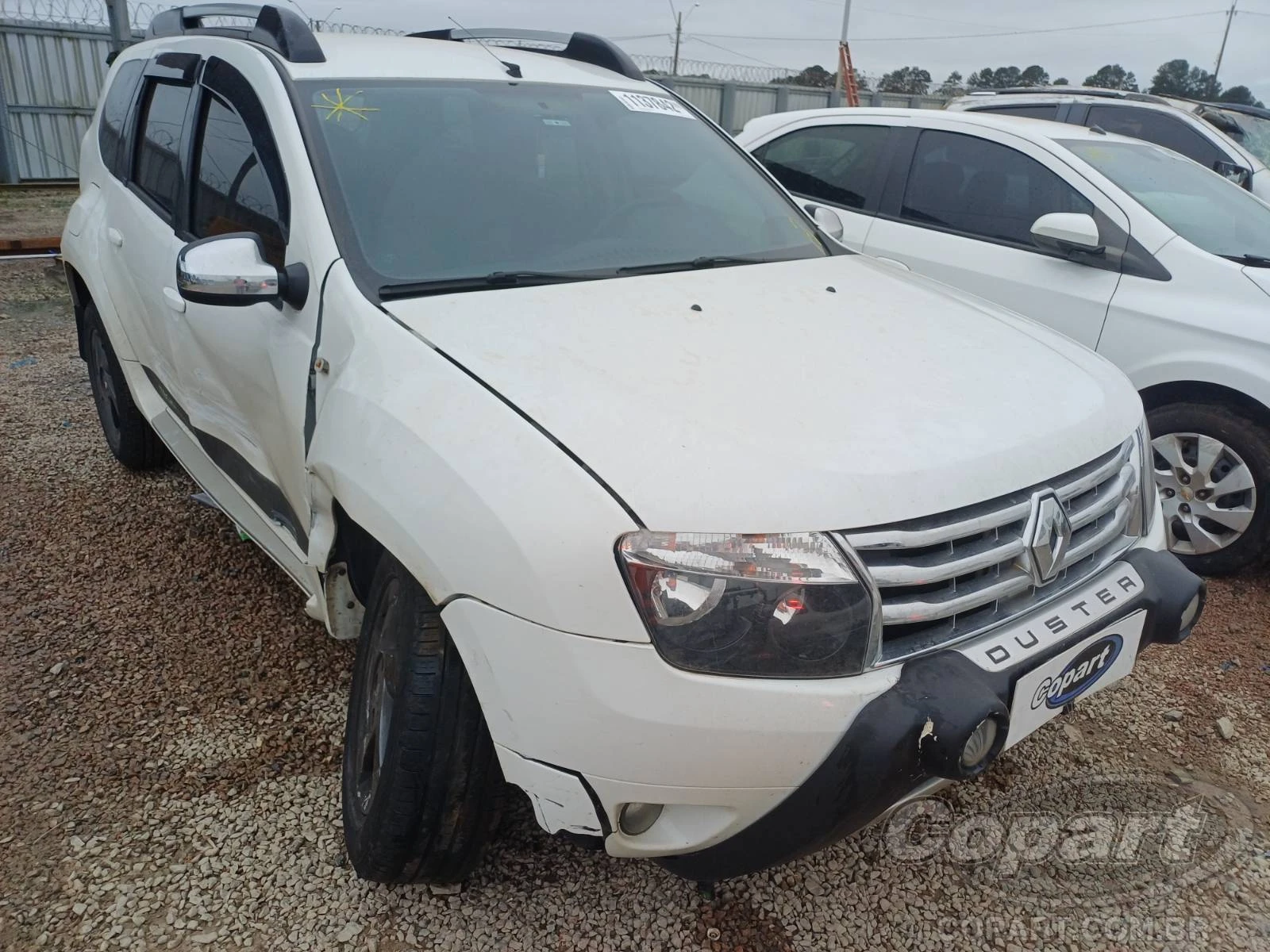 Renault Duster Duster 2014 2.0 16V Flex com Dano Lateral em São José Dos Pinhais - Paraná