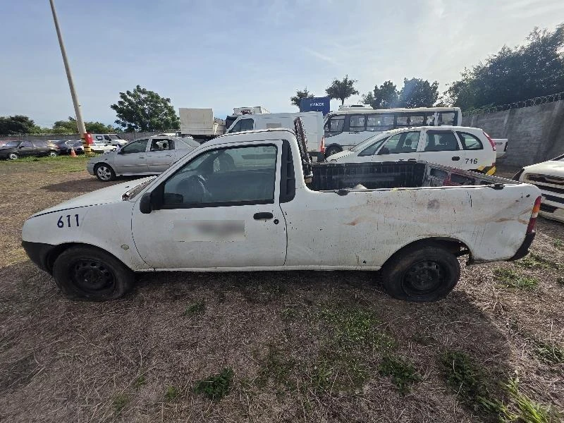 Ford Courier L 2010/2011 1.6 Flex em Toledo - Paraná