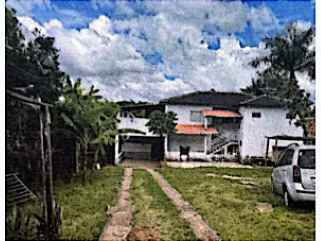 Casa com 8 Quartos e 2 Suítes em Guará II, Brasília/DF em Brasília - Distrito Federal