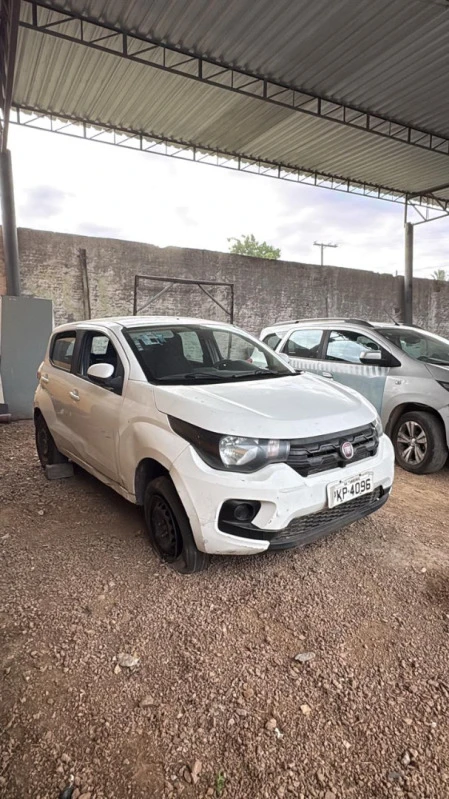 Fiat Mobi Like 2017/2018 em Tanquinho - Bahia