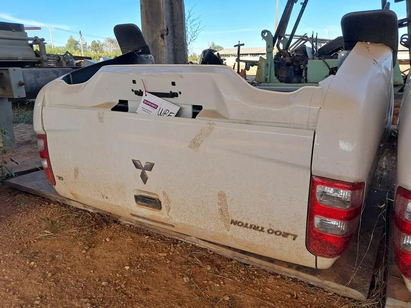 Mitsubishi L200 Triton GL GL Caçamba Metálica em Caetanópolis - Minas Gerais