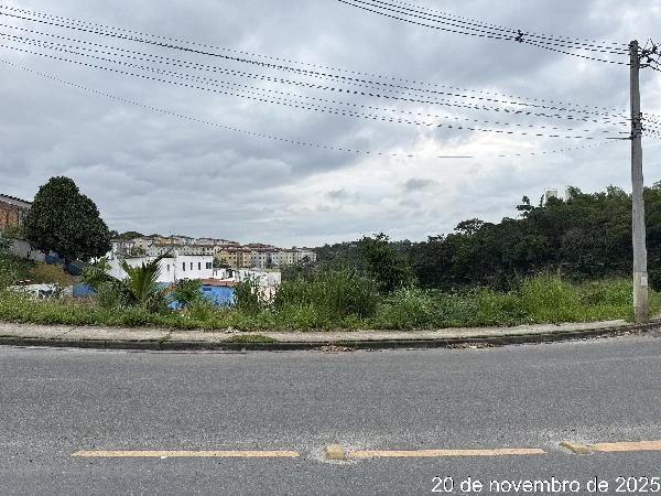 Terreno no Av Aliomar Baleeiro, em Salvador/BA em Salvador - Bahia