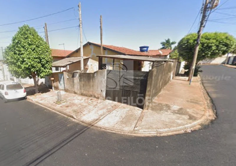 Terreno com 270 m² na esquina em Jaboticabal/SP em Jaboticabal - São Paulo