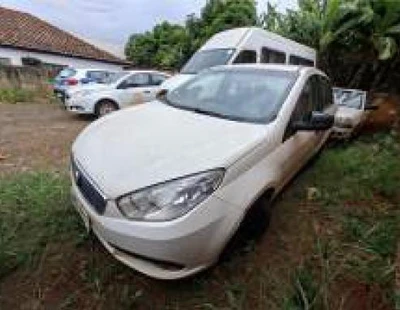 Fiat Grand Siena Attractive 2017 1.0 em Nova América Da Colina - Paraná