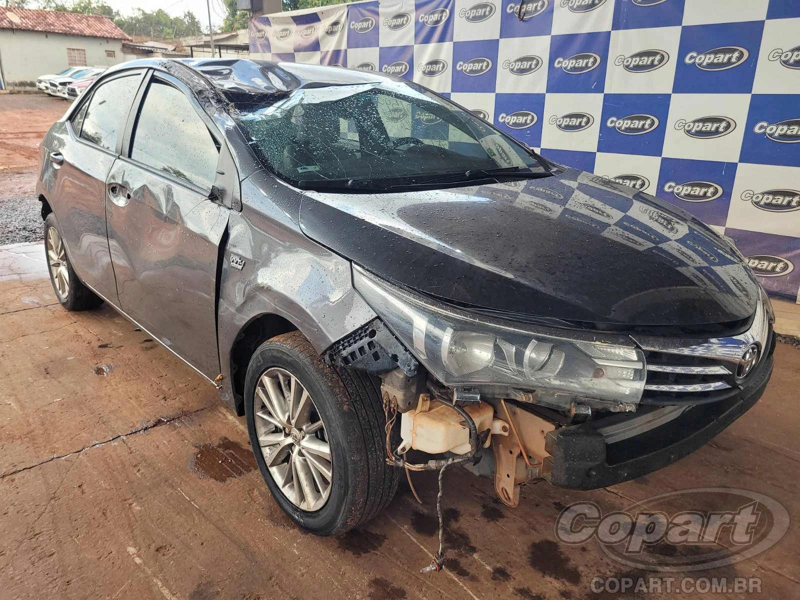 Toyota Corolla XEi 2015 2.0 Automático em Campo Grande - Mato Grosso do Sul