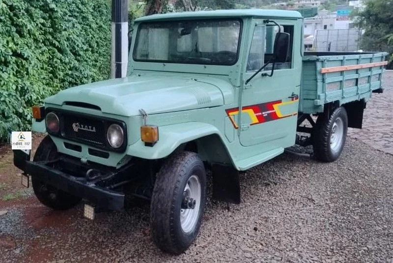 Toyota Bandeirante 1983 4x4 Manual Diesel em Bituruna - Paraná