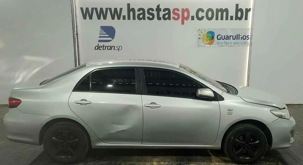 Toyota Corolla XLI 2011 2012 Automático em Casa Branca - São Paulo