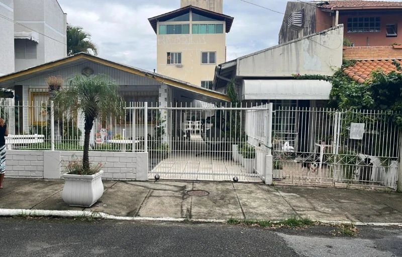 Terreno no Canasvieiras em Florianópolis/SC em Florianópolis - Santa Catarina